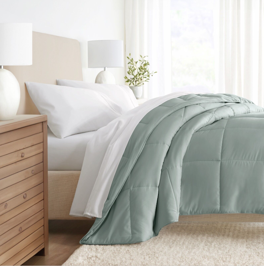 Luxury Premium Soft Comforter Hotel Collection by Kaycie Gray